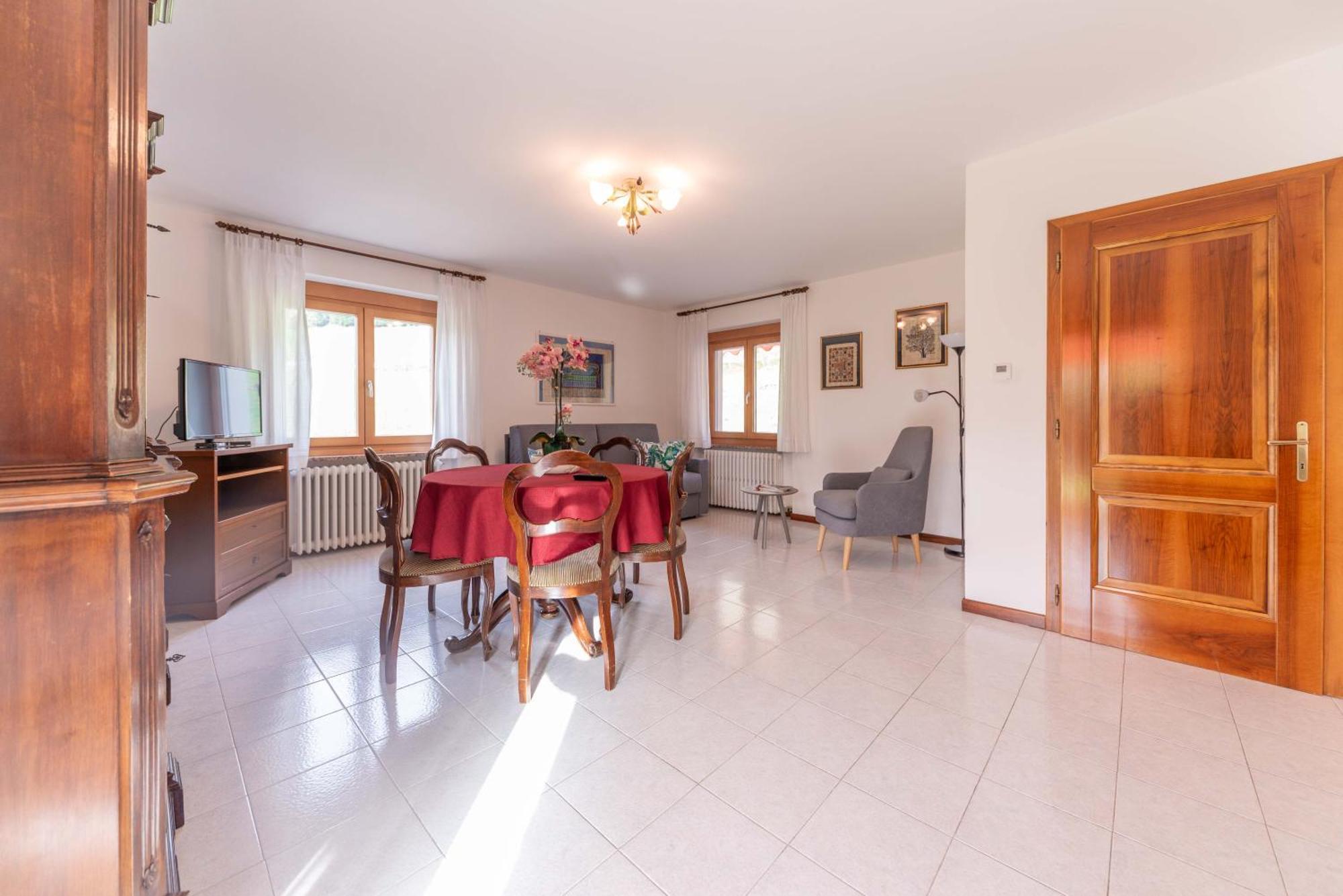 Casa Vacanze Cillà Comano Terme Exterior foto